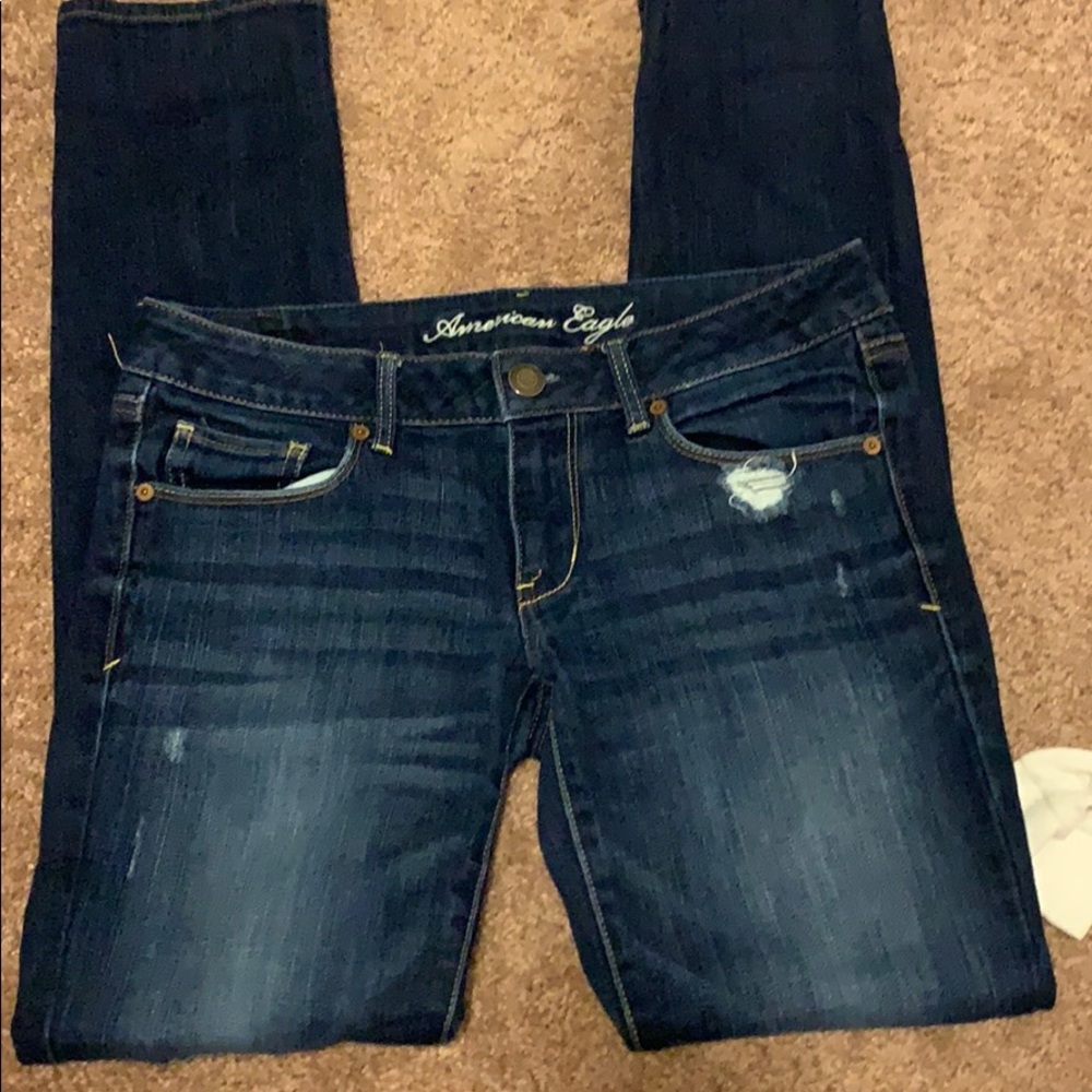 AMERICAN EAGLE JEANS